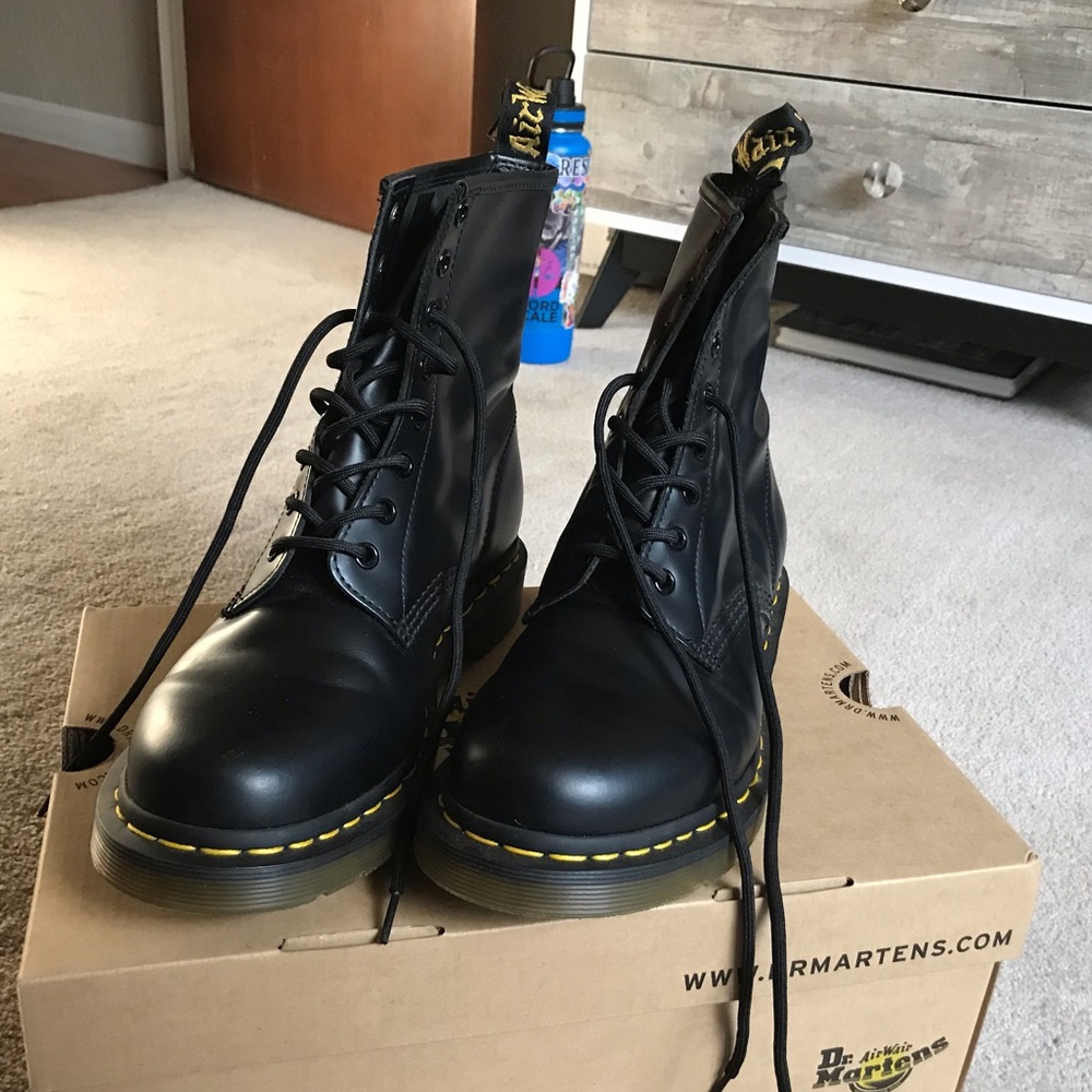Dr. Doc Martens 1460 Classic Black Boots